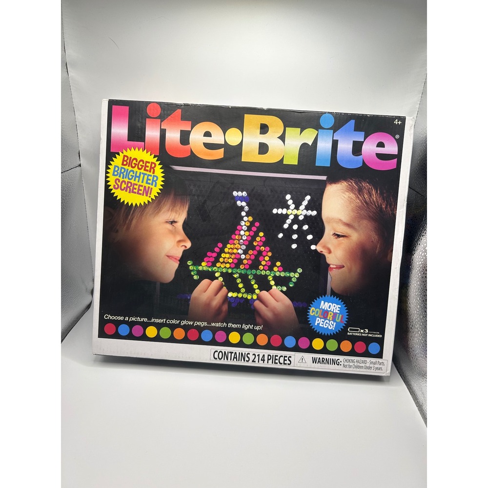 Lite-Brite Ultimate Classic Retro Toy Light Box with 200+ Pegs 6 Templates 02215
